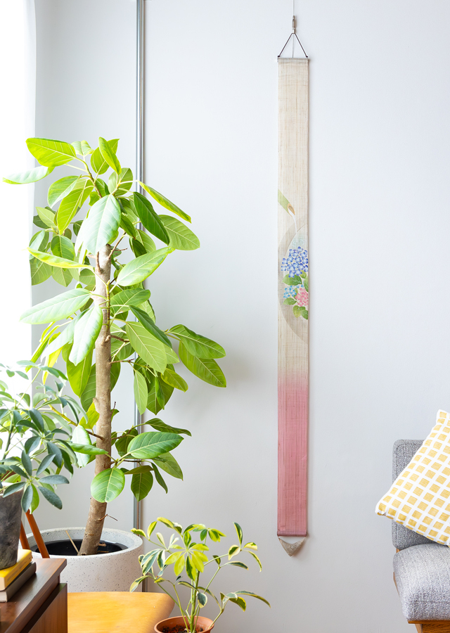 洛柿庵　タペストリー★てまり紫陽花★ 手染め麻タペストリー「てまり紫陽花」 [京都洛柿庵オンライン