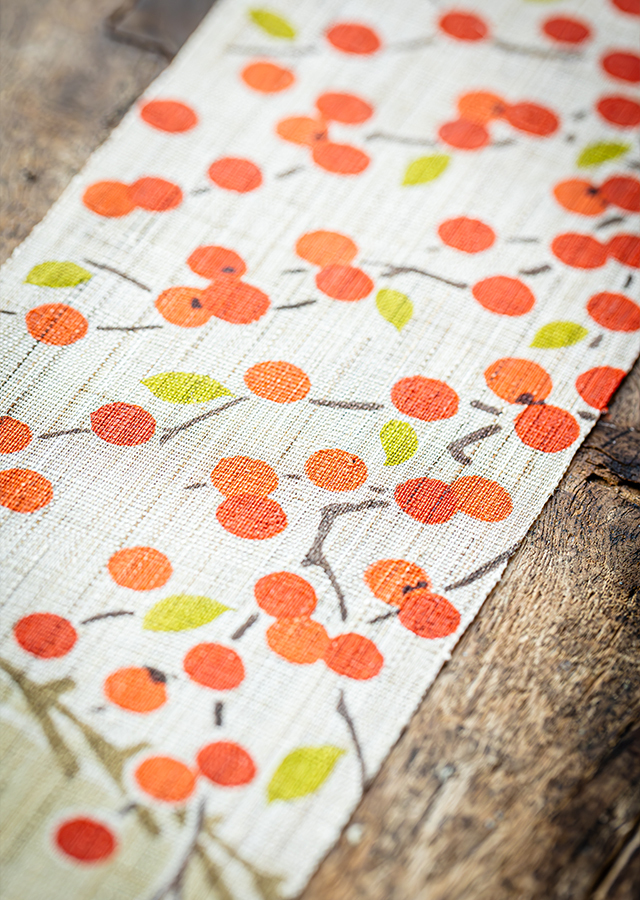 手染め麻細タペ「茅葺屋根に柿」 [京都洛柿庵オンラインショップ]