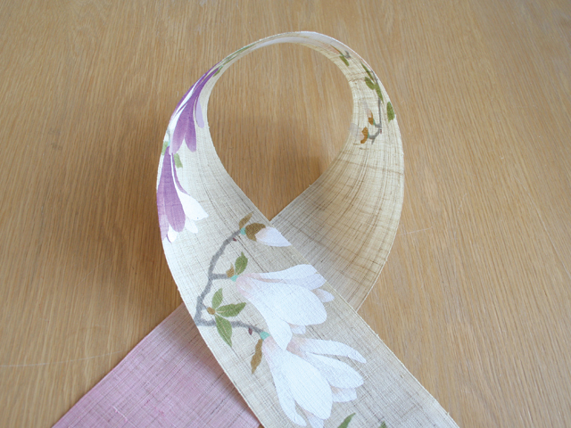 手染め麻細タペストリー「木蓮」 [京都洛柿庵オンラインショップ]