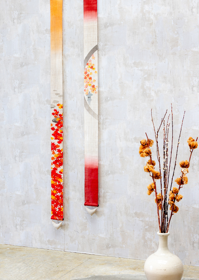 細タぺ　紅葉狩り　丸窓に紅葉