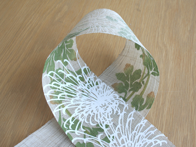 細タペストリー「大糸菊」