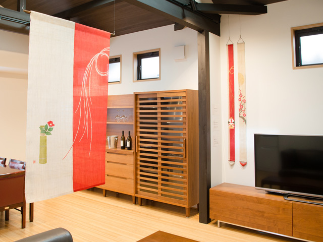 【洛柿庵】細タペストリー「明か時の梅」