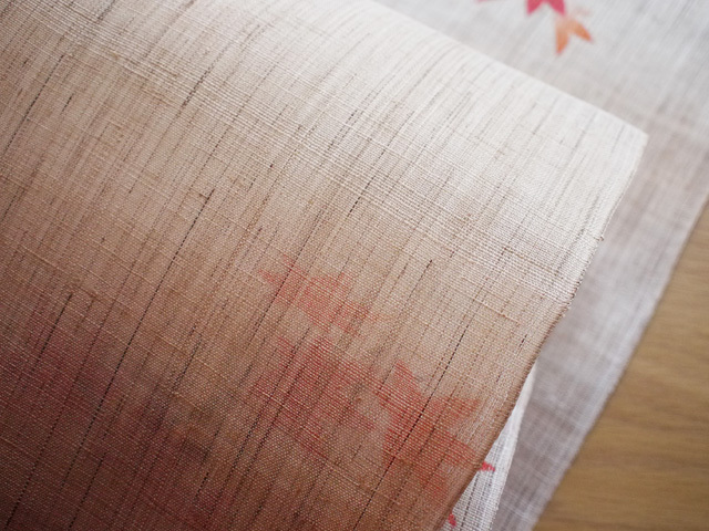 手染め麻タペストリー「紅葉の宴」[京都洛柿庵オンラインショップ]