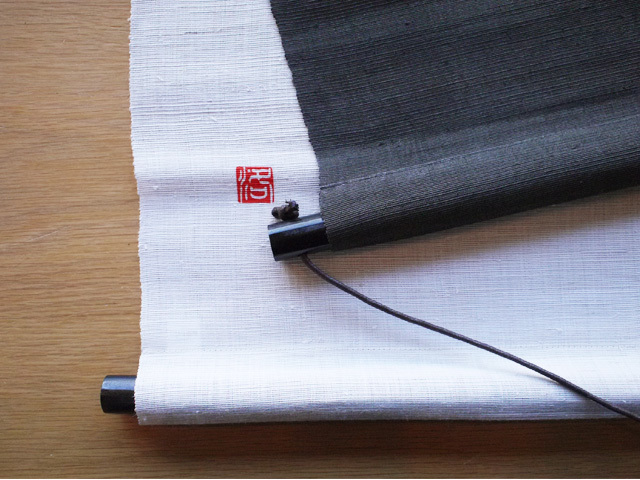 手描きタペストリー「白鉄線　軸」