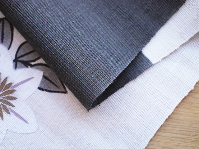 手描きタペストリー「白鉄線　軸」