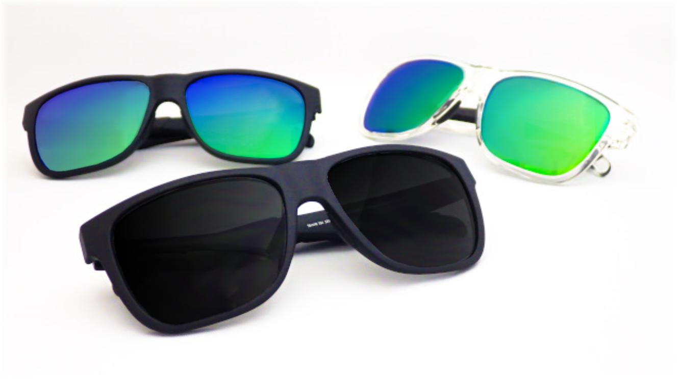 Smith スミス サングラス Lowdown 復刻 60年代シェイプのサングラス グリーンのミラーレンズが際立ちます Smith スミス サングラス Lowdown 復刻 60年代シェイプのサングラス グリーンのミラーレンズが際立ちます