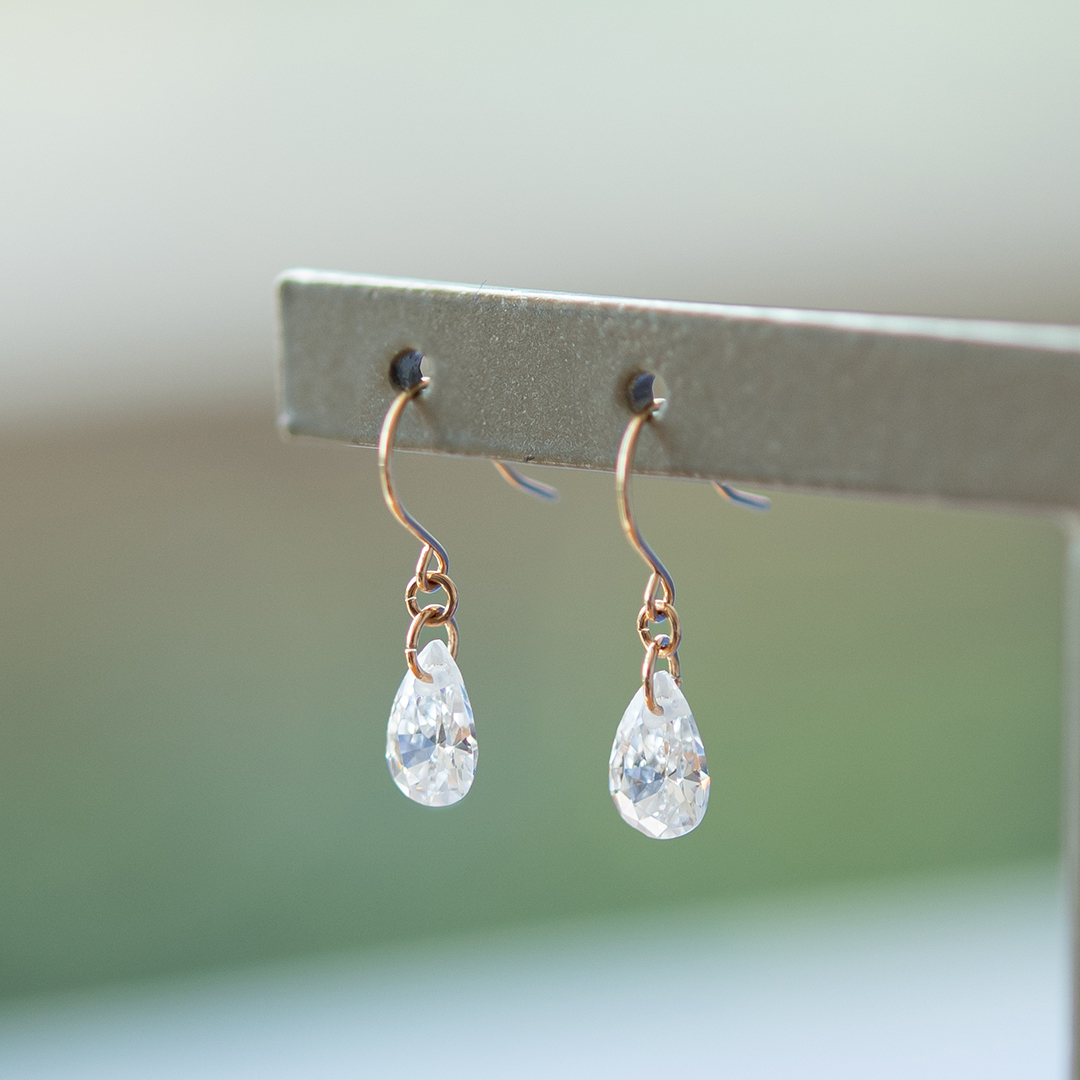 フックピアス K10イエローゴールド キュービックジルコニア(雫/しずく/ドロップ)[4652350102]