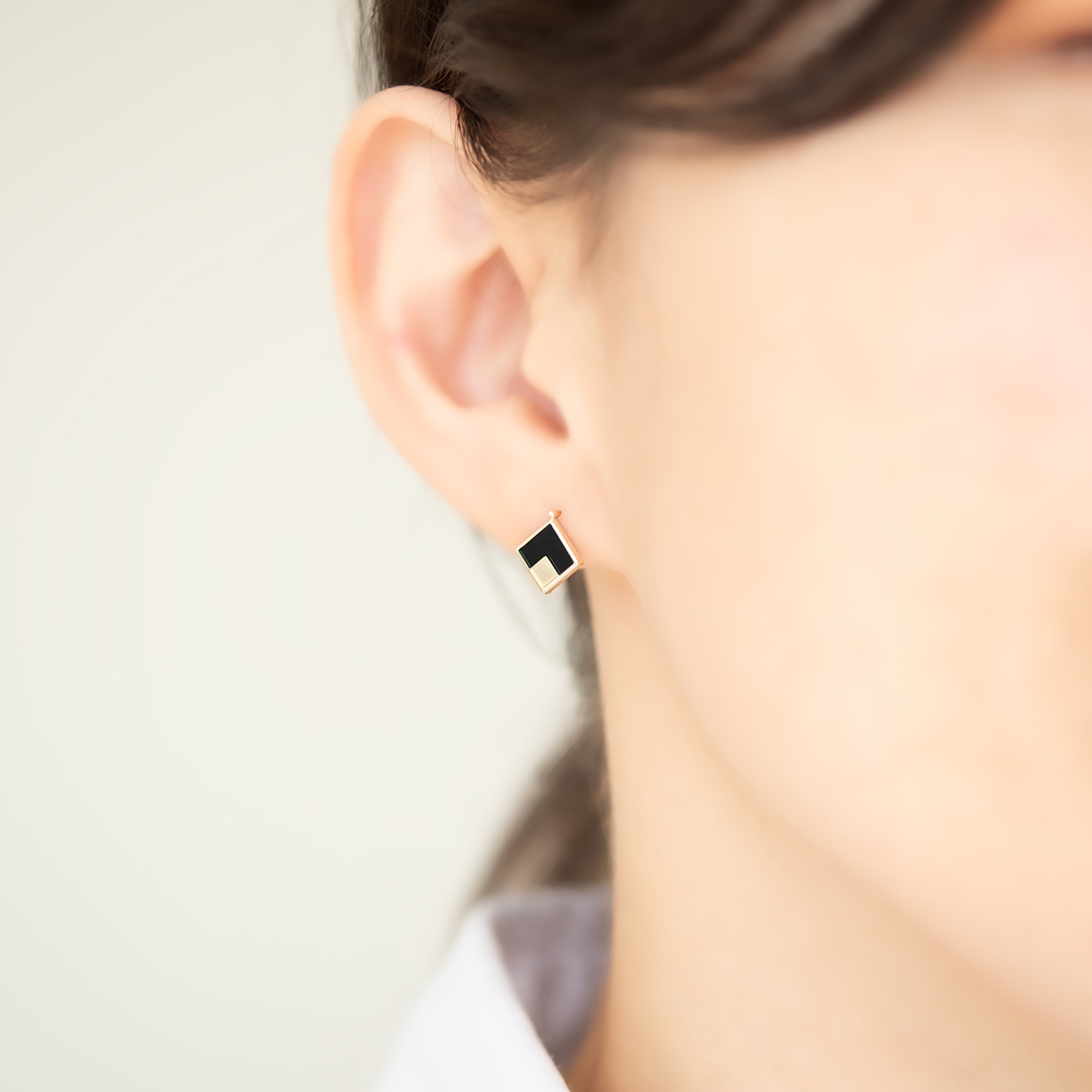 ピアス K10イエローゴールド オニキス