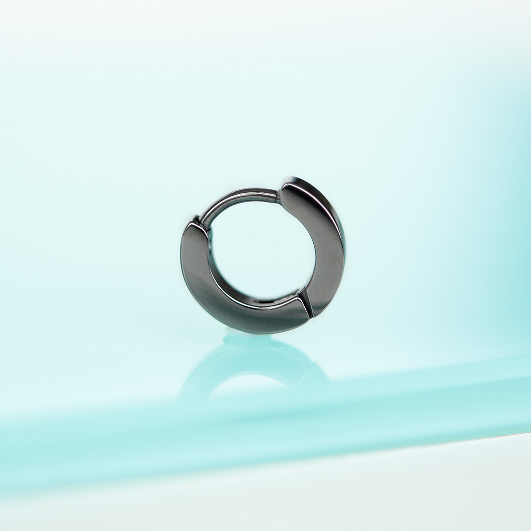 【片方】中折れピアス ステンレススチール ガンメタIPコーティング(フープ)(片耳)[7548800131]