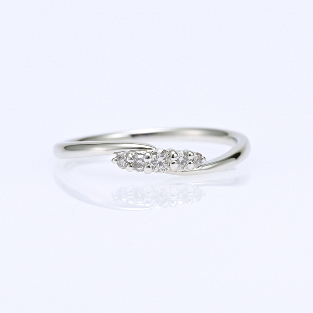 ピンキーリング プラチナ950 ダイヤモンド合計0.06ct(4月誕生石
