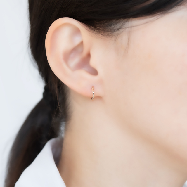 1mmパイプ直径10mm】スナップピアス K18イエローゴールド アクセサリー