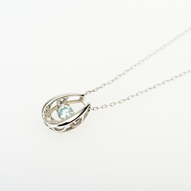 ネックレスプラチナ アイスブルーダイヤモンド0.05ct ダイヤモンド合計 