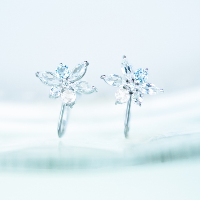 イヤリング K10ホワイトゴールド ホワイトトパーズ ムーンストーン アクアマリン ダイヤモンド(JLージュエルー)(フロストフラワー)[2278211301]