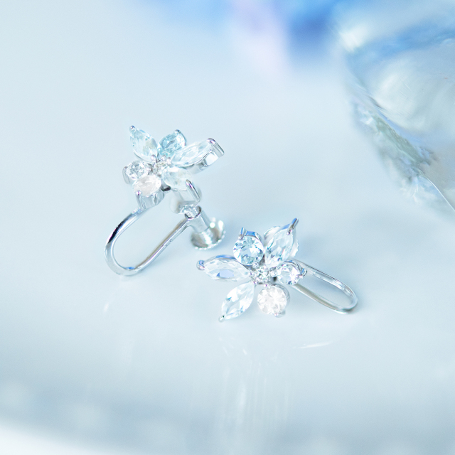 イヤリング K10ホワイトゴールド ホワイトトパーズ ムーンストーン