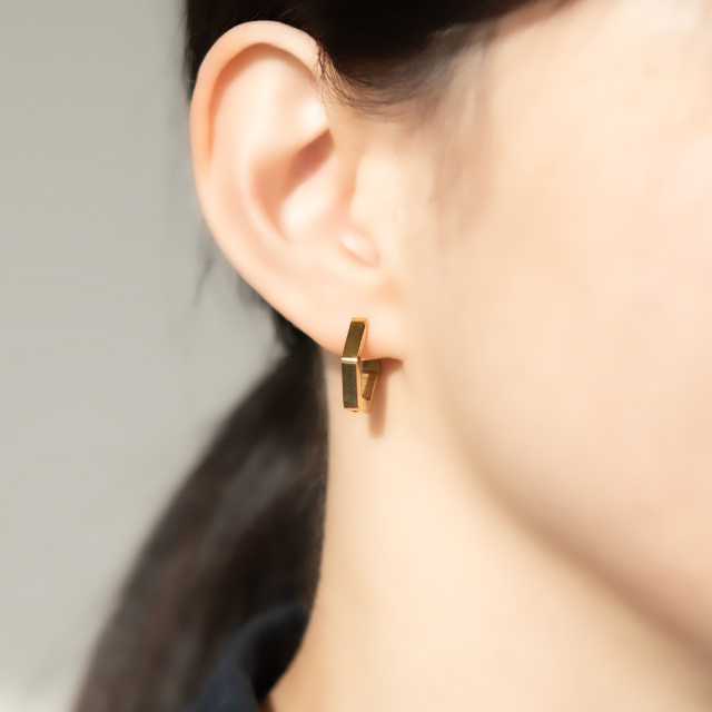 中折れピアス サージカルステンレス イエローゴールドIPコーティング