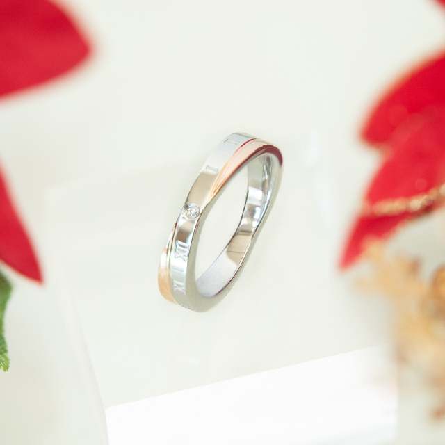 【2025 Christmas gift collection】ペアリング（レディース単品）サージカルステンレス ピンクゴールドIPコーティング ダイヤモンド