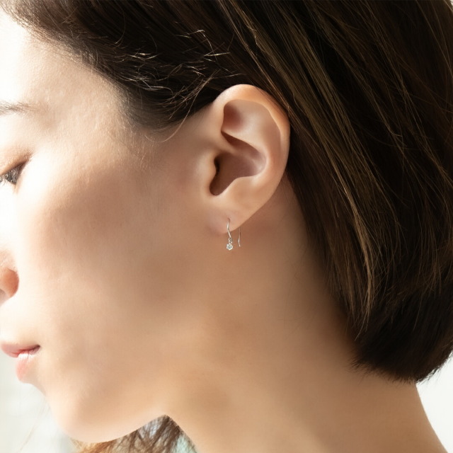 フックピアス プラチナ ダイヤモンド合計0.1ct(4月誕生石)[5751140115 