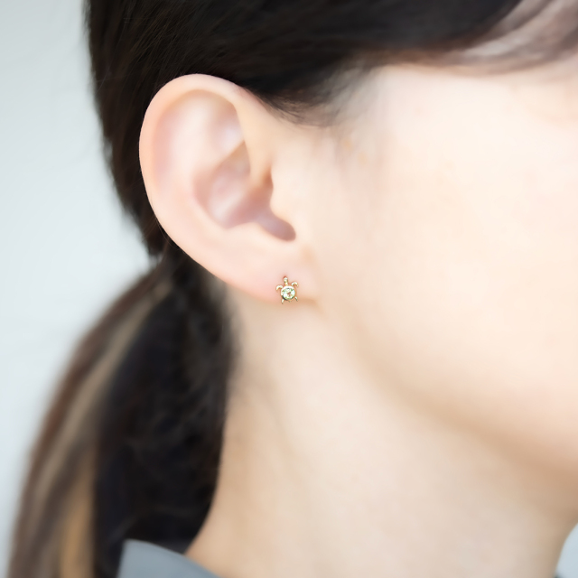 ペリドット♡緑【キュイキュイ】K10 ゴールド ピアスキャッチ☆アガット 好きも ピアス K10イエローゴールド ペリドット(8月誕生石)(亀/カメ
