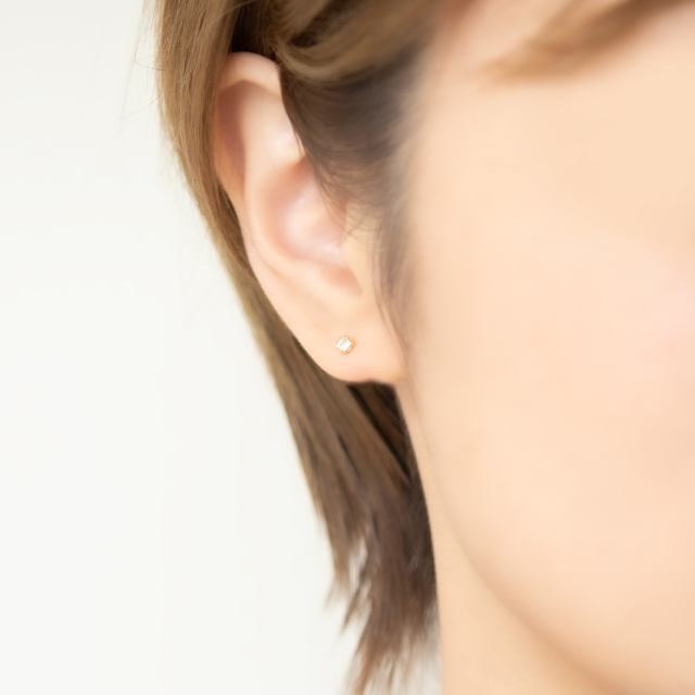 ピアス K10イエローゴールド ダイヤモンド アクセサリーPePe