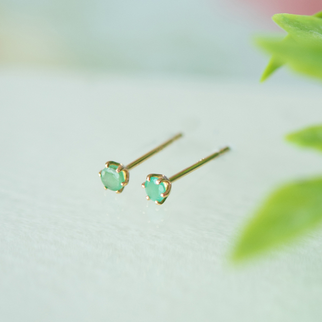 ピアス K18イエローゴールド エメラルド アクセサリーPePe オンライン
