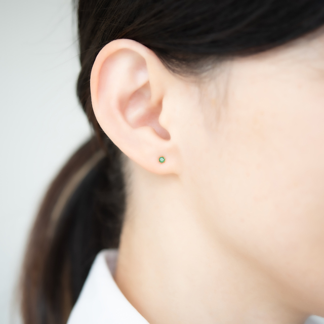 ピアス K18イエローゴールド エメラルド アクセサリーPePe オンライン