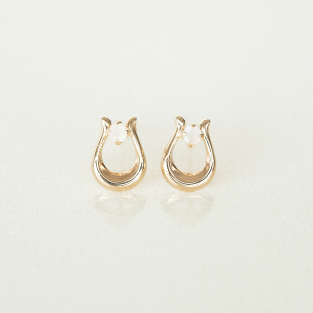 ピアス K10イエローゴールド ムーンストーン アクセサリーPePe