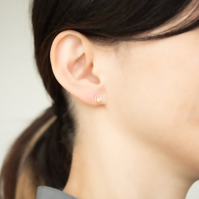 K18イエローゴールドキュービックピアス K18イエローゴールドキュービックピアス(RPE500-002)|TSUTSUMI