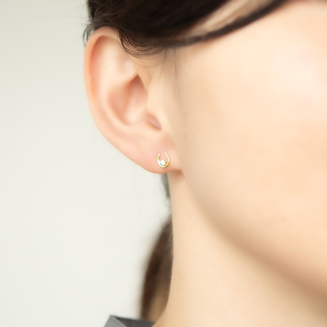 ピアス K18イエローゴールド キュービックジルコニア(馬蹄/ホース