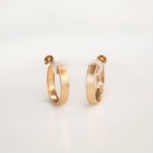 イヤリング K10イエローゴールド シリコン