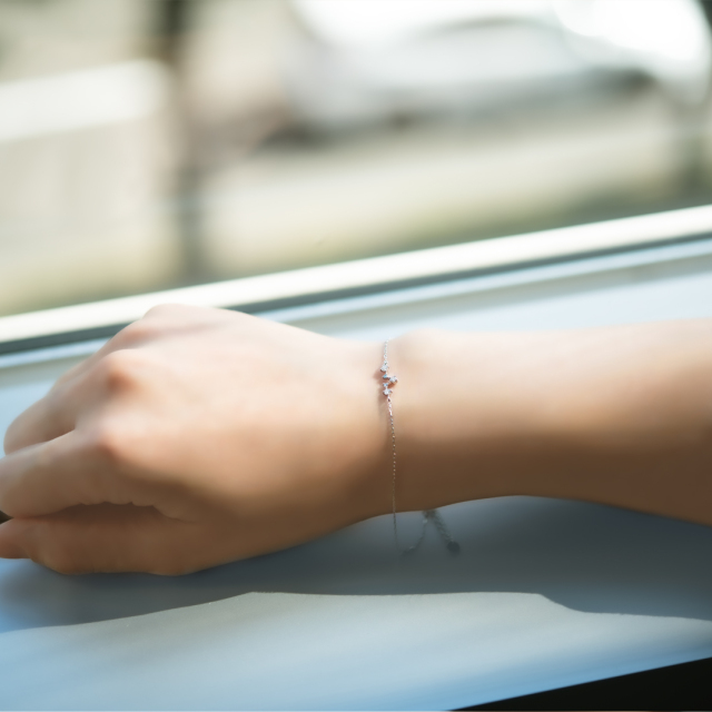 ブレスレット プラチナ アイスブルーダイヤモンド ダイヤモンド合計0.1