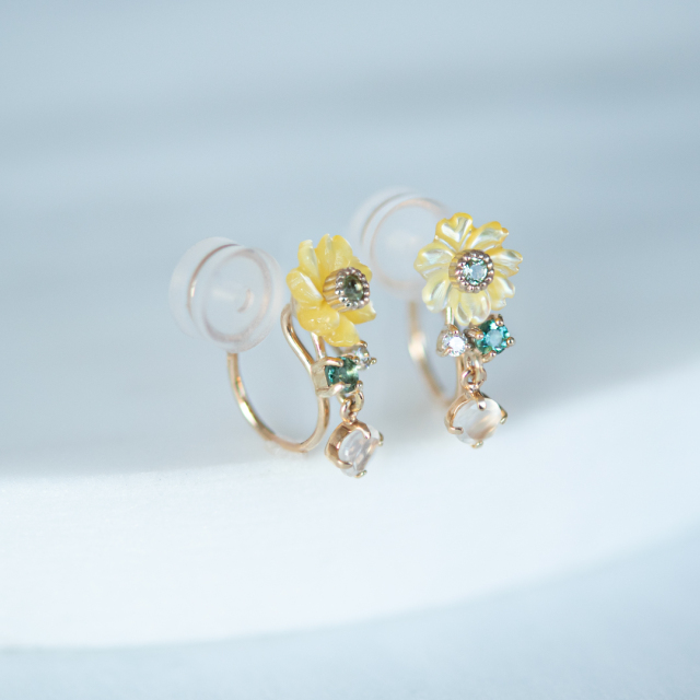 イヤリング K10イエローゴールド イエローシェル ペリドット