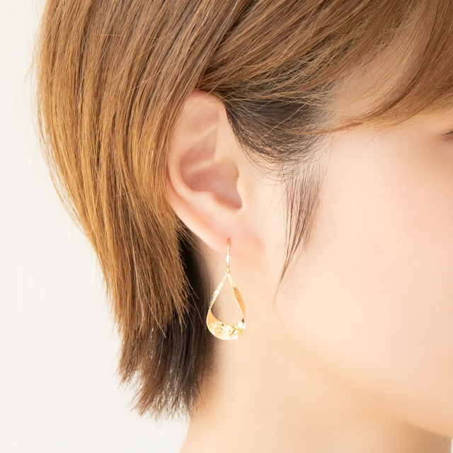 フックピアス K18イエローゴールド (地金)(雫/ドロップ)[9451300103  