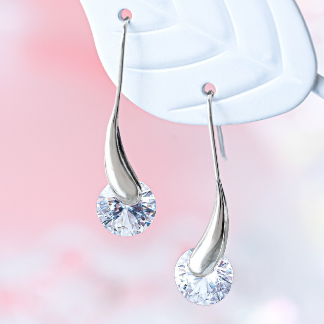 フックピアス K10ホワイトゴールド キュービックジルコニア (しずく/雫)(レーザーホール)[6252250181]