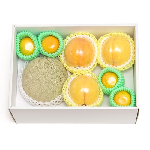 フルーツギフトspecial7月　秋田美人　黄金桃　佐賀のハウスみかん