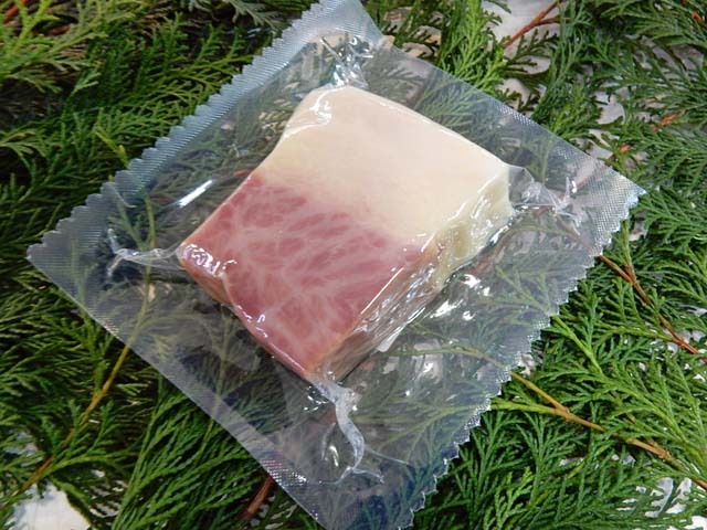 ミンク鯨ベーコン216ｇスライス