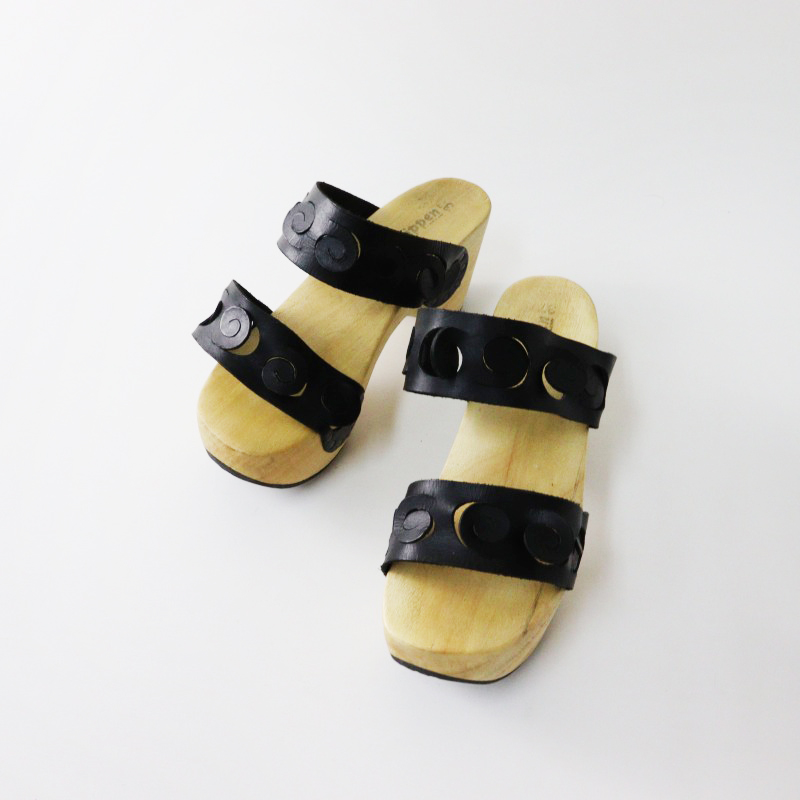 【美品】trippen トリッペン　サンダル　サイズ36 レザー　ウッド トリッペン trippen カットワークデザイン レザー ウッド