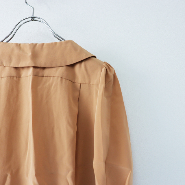 FOXEY - フォクシー FOXEY シルク ラウンドカラー タックブラウス 42/オレンジベージュ  トップス【2400013491617】 スプリングセール】フォクシー FOXEY シルク ラウンドカラー