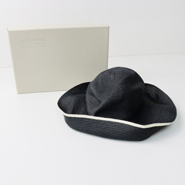 マチュアーハの麦わら帽子 mature haマチュアーハBOXEDHAT黒