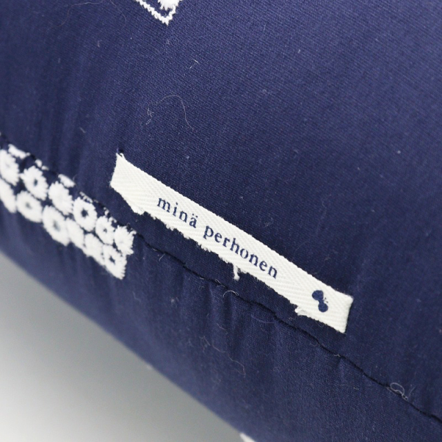 ミナペルホネン mina perhonen piece ウサギクッション/ネイビー 刺繍  