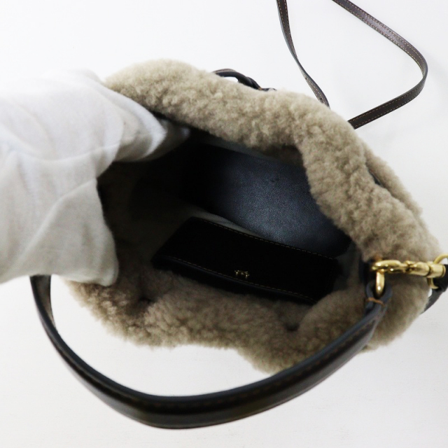 美品 アニヤハインドマーチ ANYA HINDMARCH Eyes ドロー 美品 アニヤハインドマーチ ANYA HINDMARCH Eyes ドロー