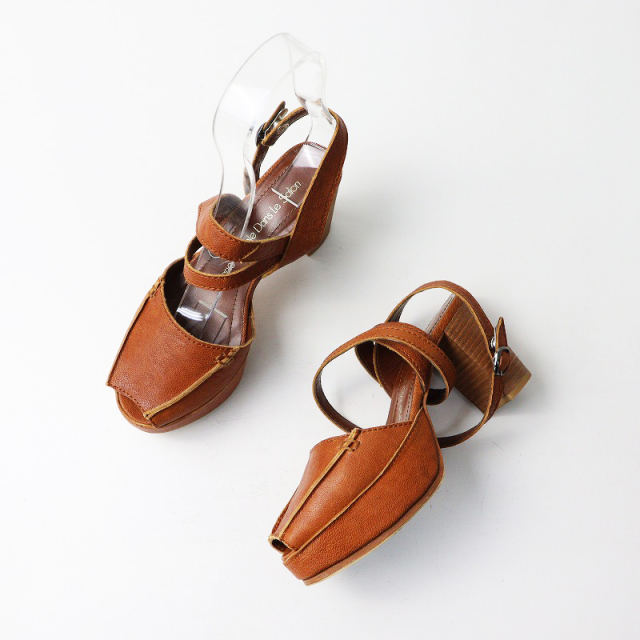 ジェーンマープル ドンルサロン Jane Marple Dans Le Salon レザー