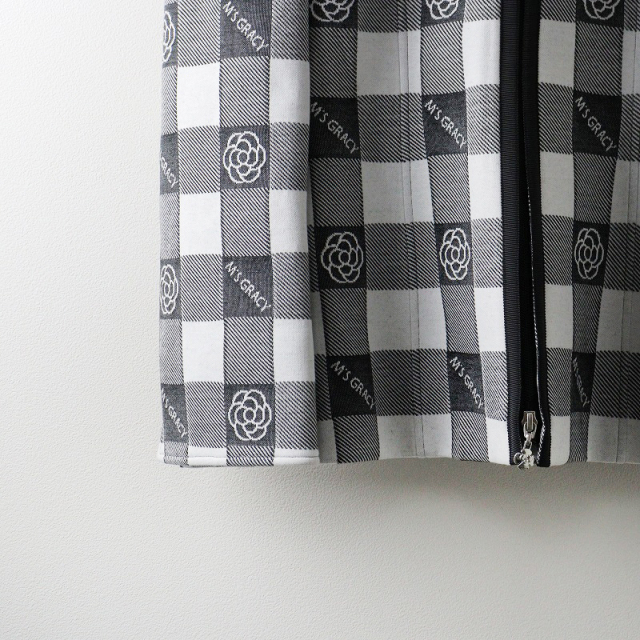 美品 2024秋冬 カタログ色違い 定価66000円 エムズグレイシー M'S