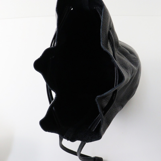 エヴァムエヴァ evam eva レザー ドローストリング 巾着バッグ  