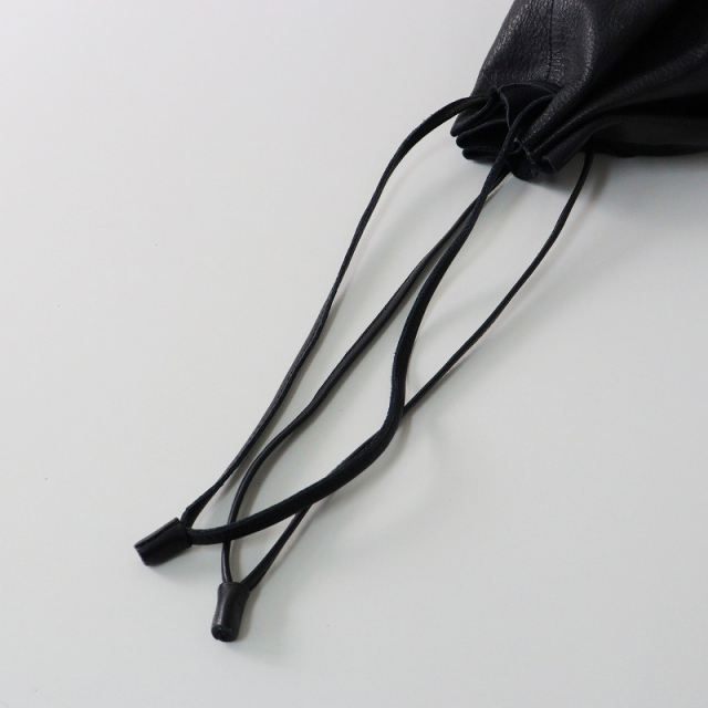 エヴァムエヴァ evam eva レザー ドローストリング 巾着バッグ  