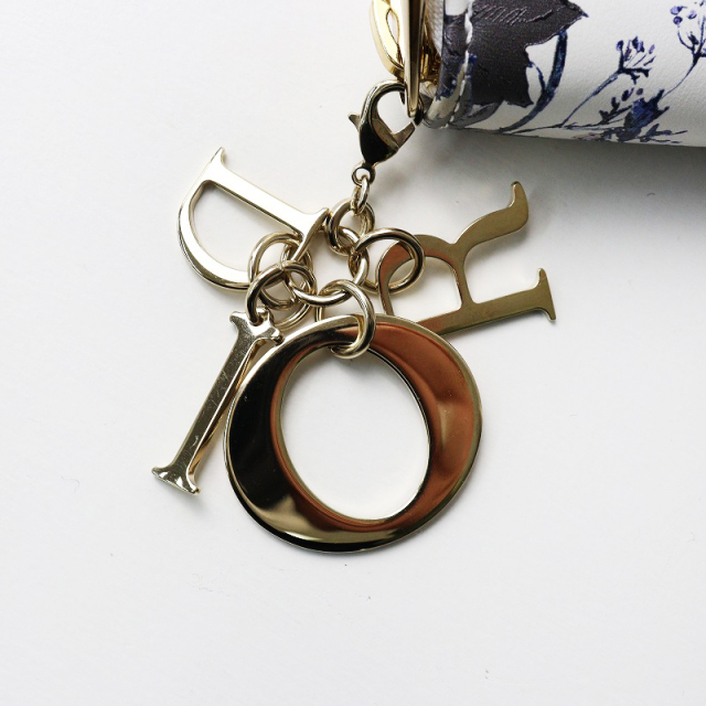 レディディオール　Lady Dior Voyageur ウォレット 日本限定！すぐ届く！DIOR Lady Dior Voyageur ウォレット (Dior