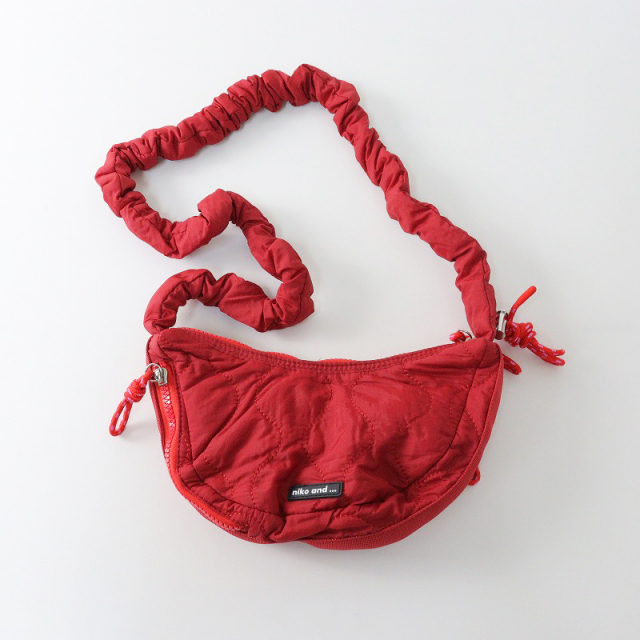 極美品　アートフィアー　カバロ　2way レッド　赤　ショルダーバッグ 極美品アートフィアーカバロ2way レッド赤ショルダーバッグ