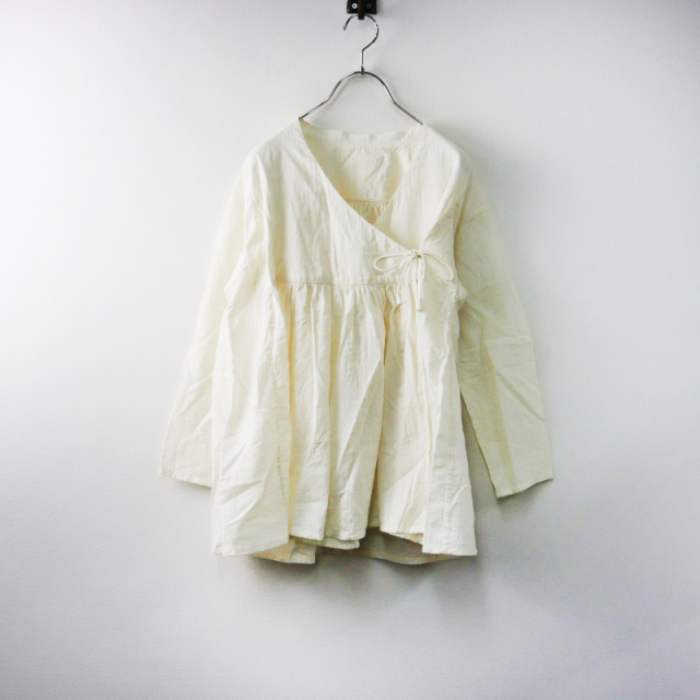 美品 えみおわす emiowasu カシュクールシャツ/オフホワイト