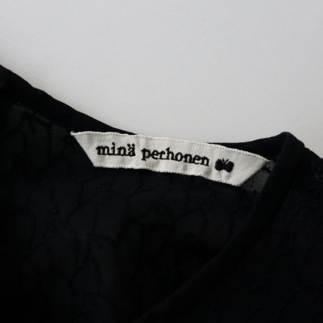 ミナペルホネン mina perhonen xs1954 lintu 刺繍 ブラウス 38/ブラック トップス 長袖 ノーカラー シャツ カットソー【2400014500158】 ミナペルホネン mina perhonen xs1954 lintu 刺繍 ブラウス 38