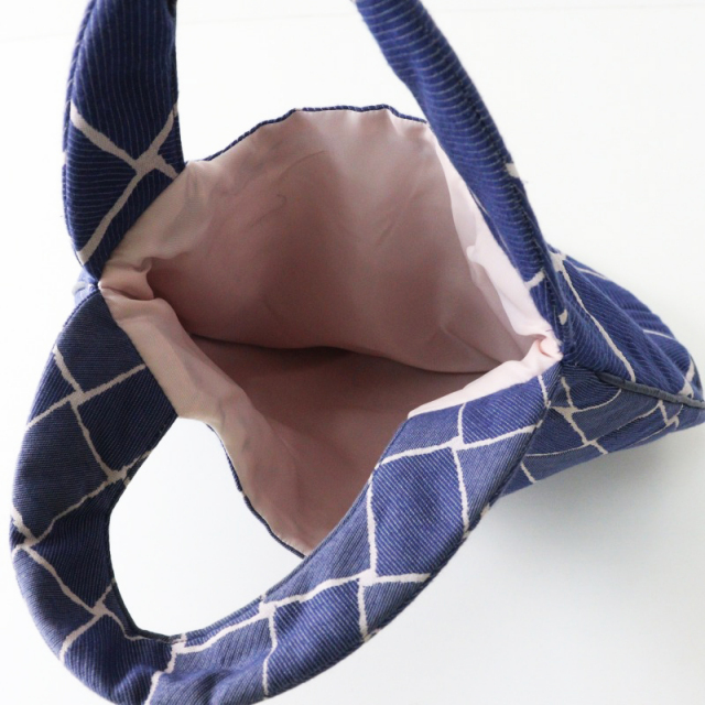 ミナペルホネン herringbone エッグバッグ ネイビー ミナペルホネン mina perhonen basket egg bag エッグバッグ