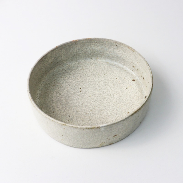 美品 馬渡新平 平鉢 ヒビ粉引き 6寸/グレー系 陶器 作家 食器